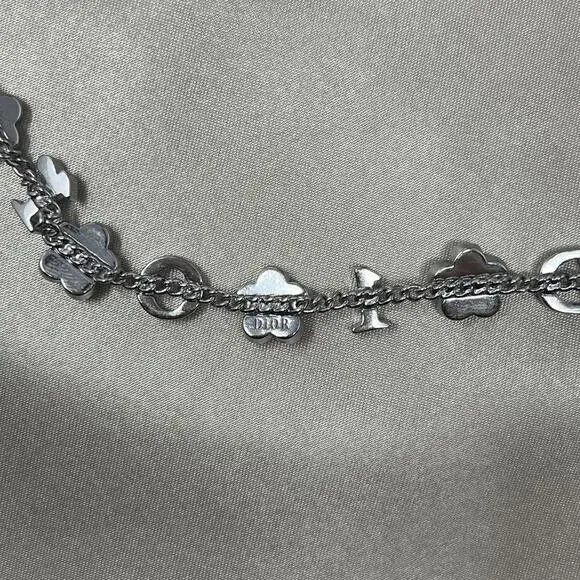 Christian Dior 🌸 - Picture 2 of 4